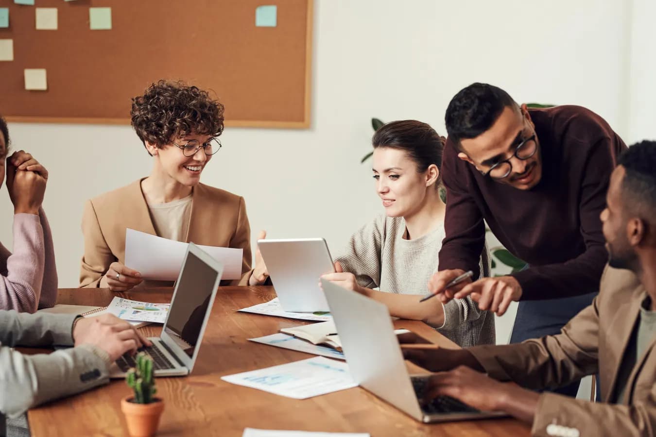 Boosting Business Success with theredandwhitemagz.com: Strategies and Insights