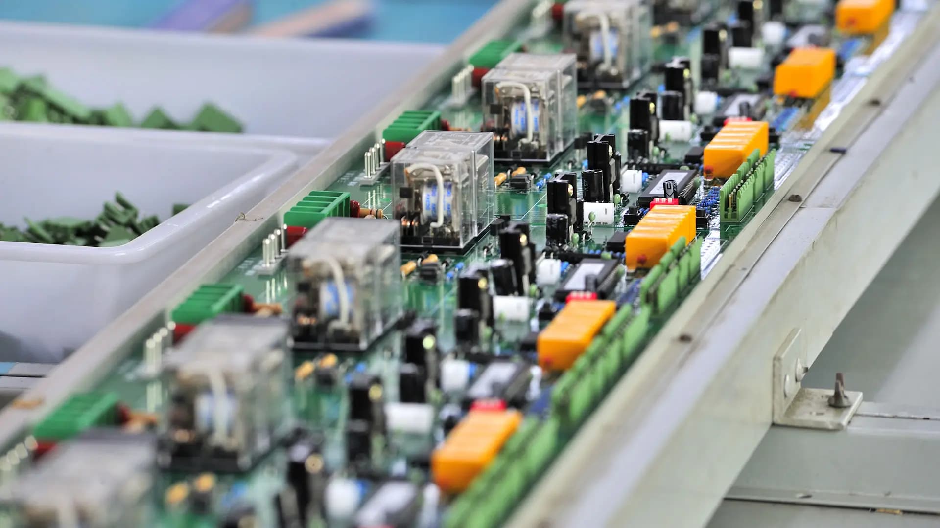 PCB Assembly Services Backed by Experienced Engineers
