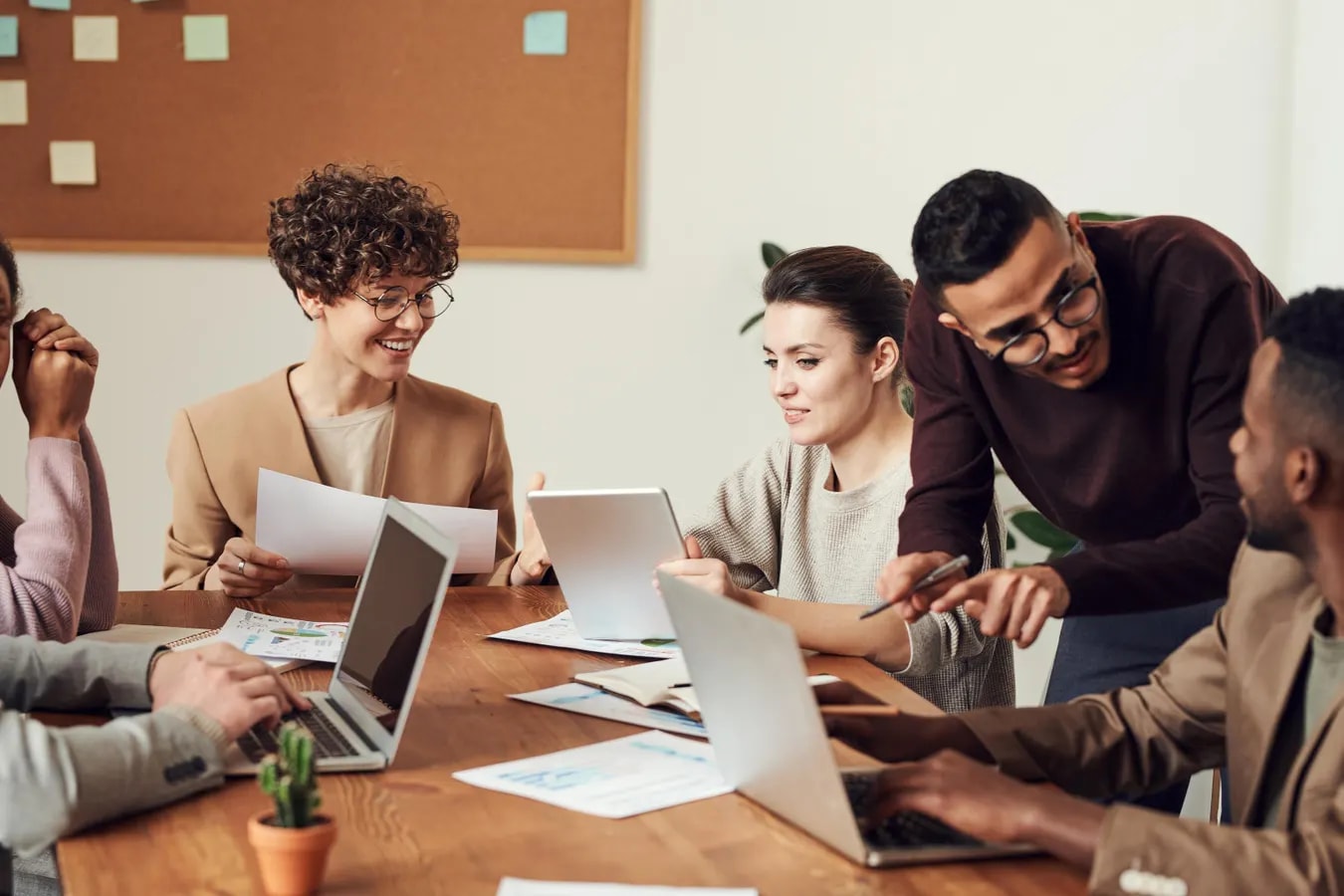 Boosting Business Success with theredandwhitemagz.com: Strategies and Insights