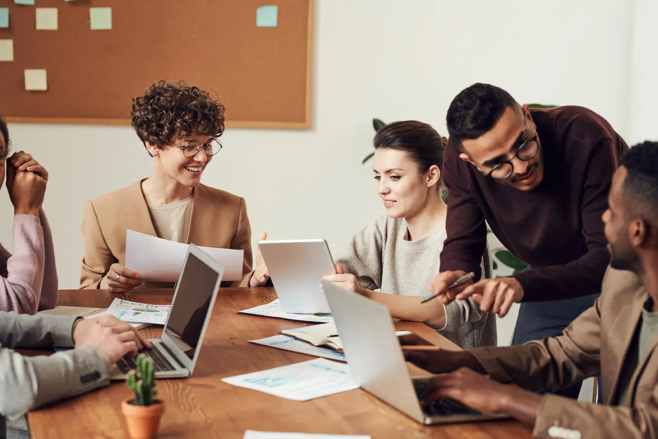 Boosting Business Success with theredandwhitemagz.com: Strategies and Insights