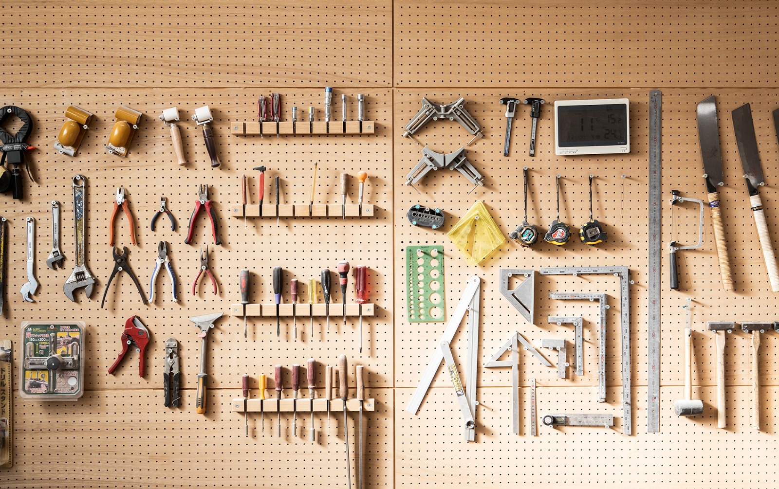 Dewalt Staple Gun for Heavy Duty Tasks