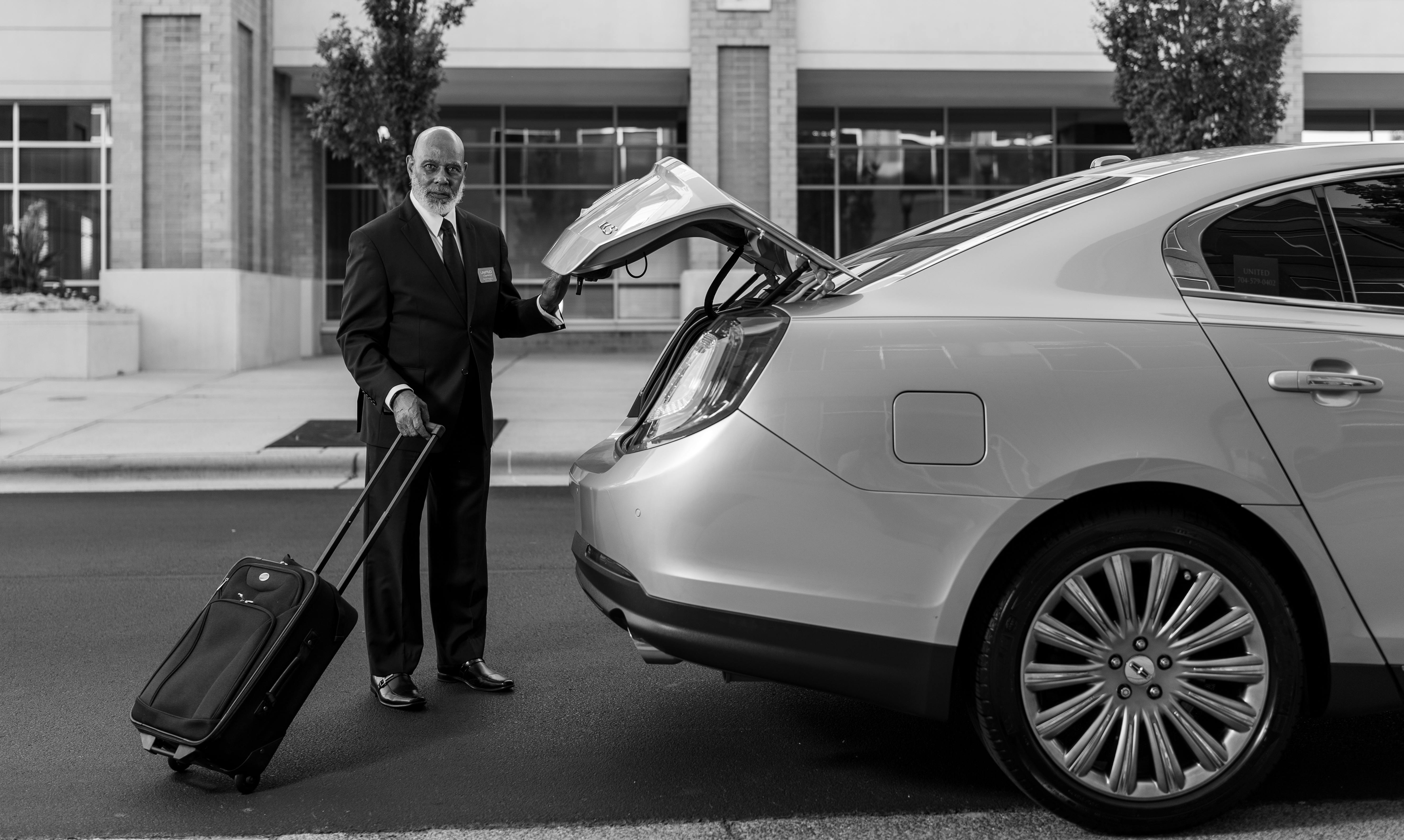 Chauffeur service Rhode Island with Luxury Vehicles and Expert Drivers